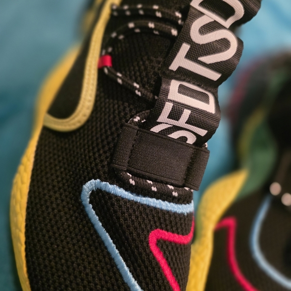 Adidas - Picture 8 of 12